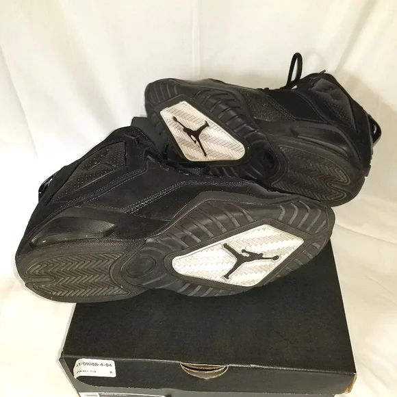 Jordan B'Loyal - Triple Black - Picture 5 of 7